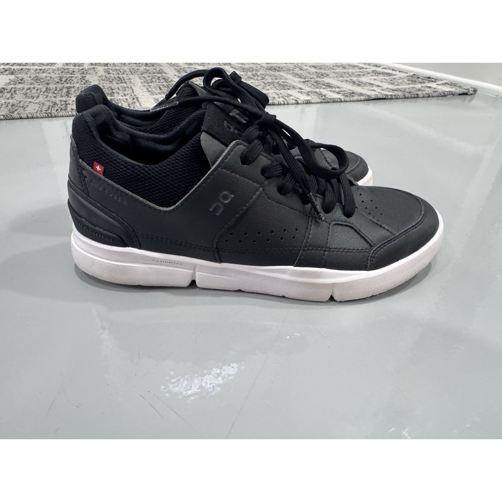 Women's Black/White Lace-Up On Clouds